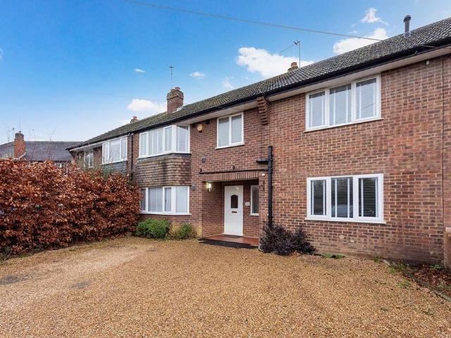 London Road, Datchet SL3 4 bed terraced house to rent £2,850 pcm £658 pw