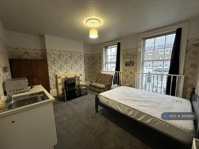 London Road, Dover, CT17 1 bed in a house share to rent £530 pcm £122 pw