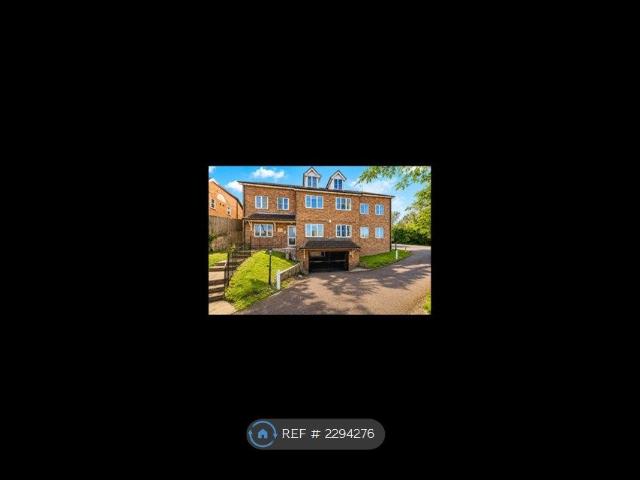 London Road, Dunstable LU6, 2 bed flat to rent, £1,400 pcm | PrimeLocation