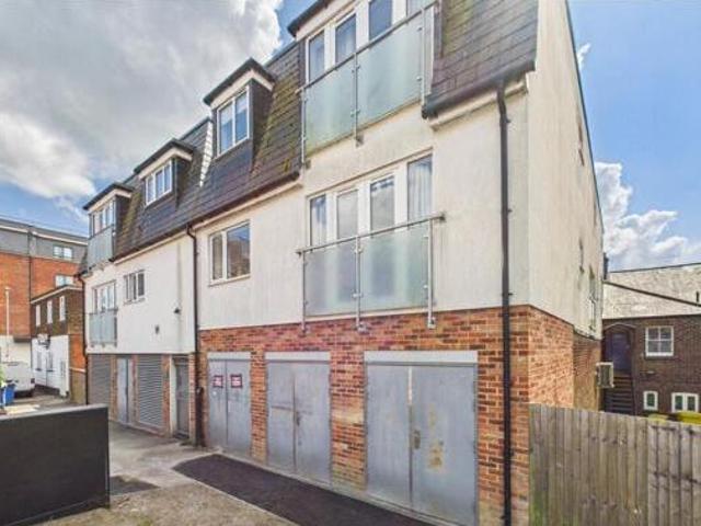 London Road, East Grinstead, 2 Bedroom Apartment