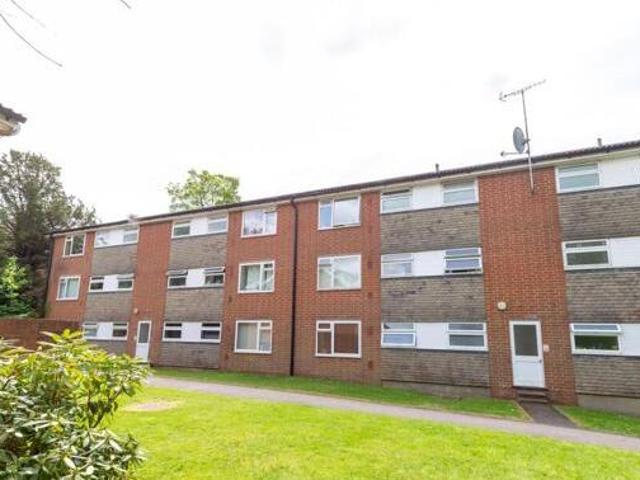 London Road, East Grinstead, 2 Bedroom Flat