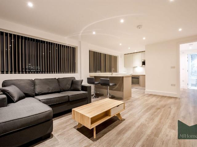 London Road, Enfield EN2, 1 bed flat to rent, £1,600 pcm | PrimeLocation