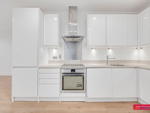 London Road, Enfield EN2, 2 bed flat to rent, £1,850 pcm | PrimeLocation