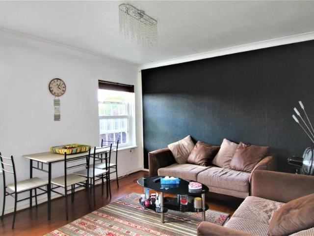 London Road, Enfield EN2, 2 bed flat to rent, £1,850 pcm | PrimeLocation