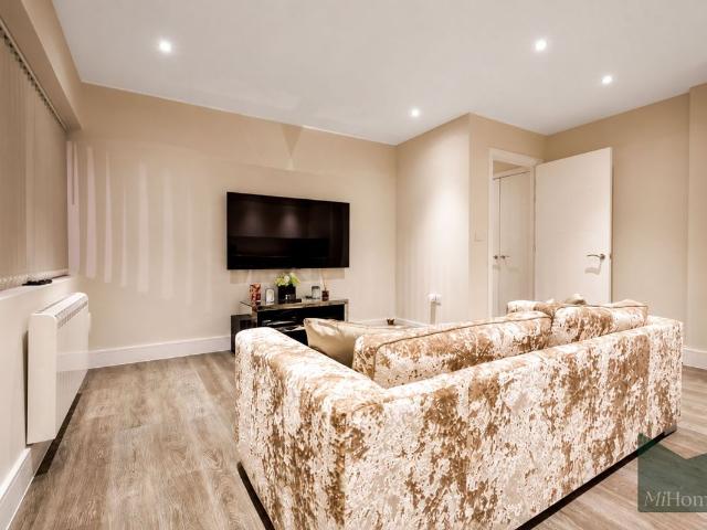 London Road, Enfield EN2, 2 bed flat to rent, £1,900 pcm | PrimeLocation