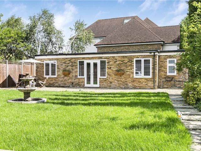 London Road, Englefield Green, Egham, Surrey TW20, 2 bed maisonette to rent, £2,000 pcm | PrimeLocation