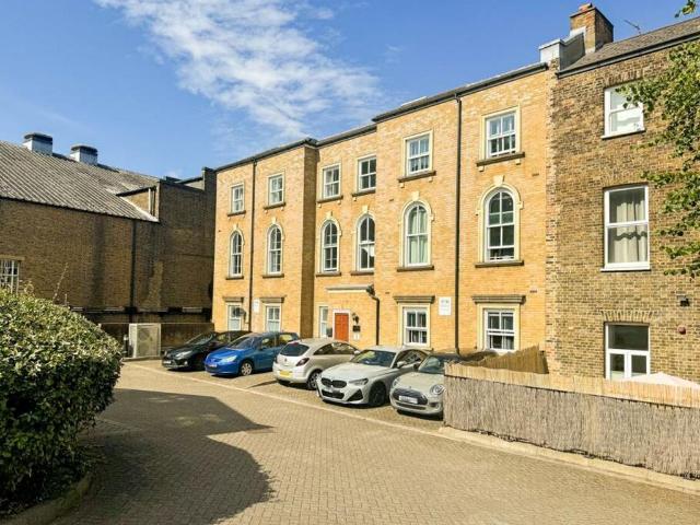 London Road, Forest Hill, SE23 2 bed flat to rent £1,700 pcm £392 pw