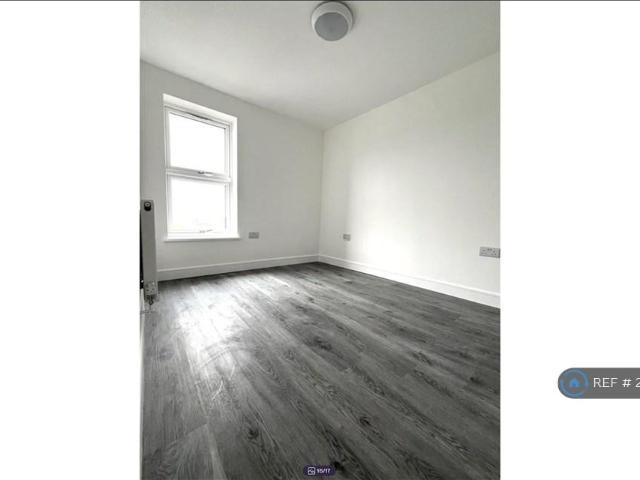 London Road, Gravesend, DA11 1 bed in a house share to rent £800 pcm £185 pw