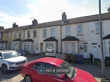 London Road, Grays RM20, 4 bed terraced house to rent, £2,150 pcm | PrimeLocation