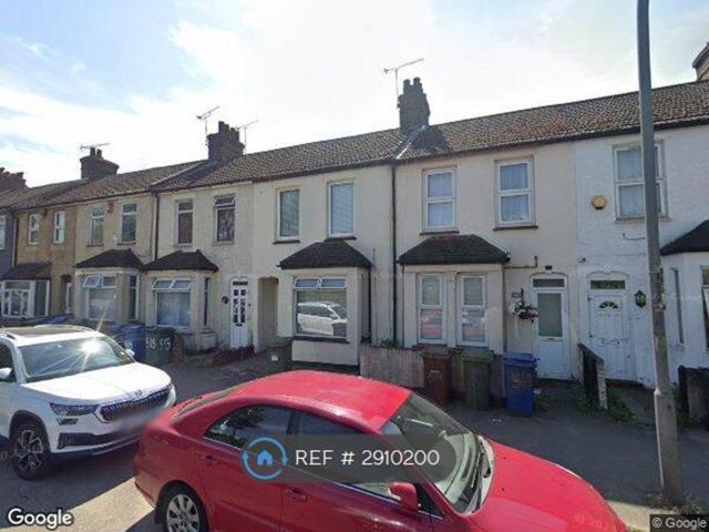 London Road, Grays RM20, 4 bed terraced house to rent, £2,150 pcm | PrimeLocation