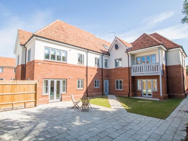 London Road, Great Chesterford, Saffron Walden CB10, 2 bed flat to rent, £1,300 pcm | PrimeLocation