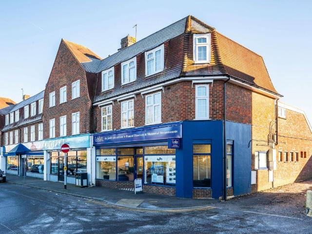 London Road, Guildford GU4, 2 bed flat to rent, £1,550 pcm | PrimeLocation