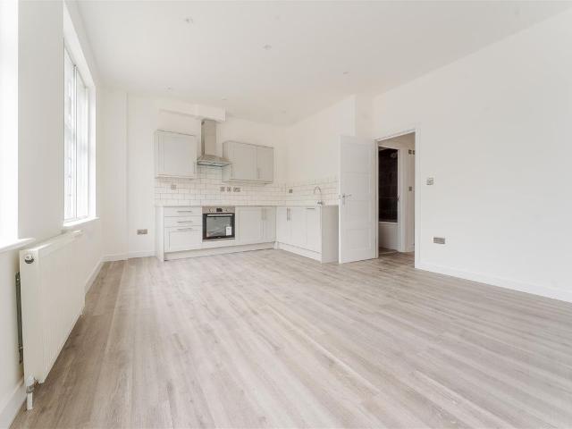 London Road, Guildford GU1, 1 bed flat to rent, £1,300 pcm | PrimeLocation