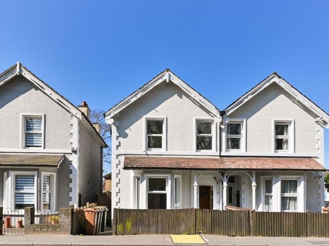 London Road, Hackbridge, Wallington SM6, 1 bed flat to rent, £1,350 pcm | PrimeLocation