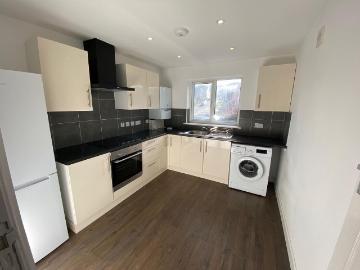 London Road, Hemel Hempstead HP3, 2 bed flat to rent, £1,600 pcm | PrimeLocation