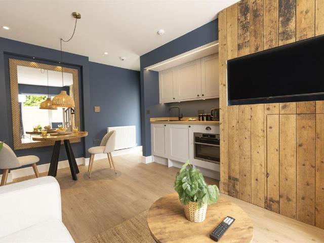 London Road, Headington OX3, Headington, 1 bed flat to rent, £2,708 pcm | PrimeLocation
