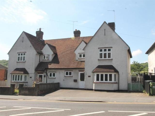 London Road, High Wycombe HP11, 3 bed semi detached house to rent, £1,950 pcm | PrimeLocation