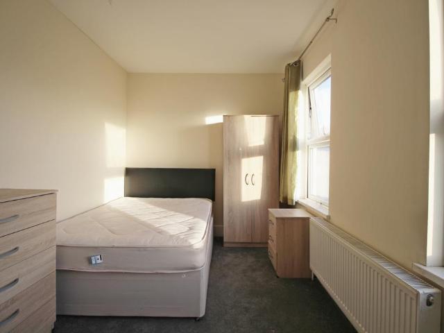 London Road, Isleworth, Middlesex, TW7 1 bed in a flat share to rent £825 pcm £190 pw