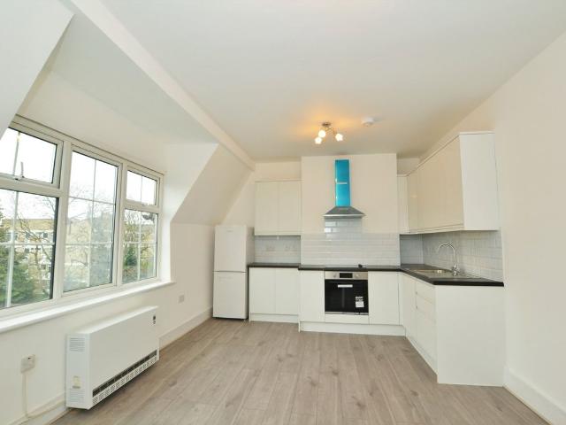 London Road, Isleworth TW7, 1 bed flat to rent, £1,500 pcm | PrimeLocation