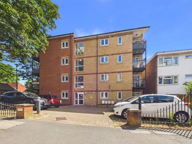 London Road, Isleworth TW7, 2 bed flat to rent, £1,850 pcm | PrimeLocation