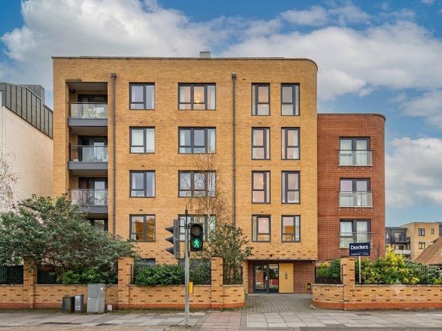 London Road, Isleworth TW7, 2 bed flat to rent, £2,099 pcm | PrimeLocation