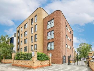 London Road, Isleworth, TW7 3 bed flat to rent £3,300 pcm £762 pw