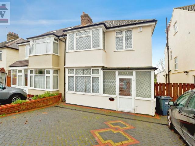 London Road, Isleworth TW7, 4 bed semi detached house to rent, £2,750 pcm | PrimeLocation