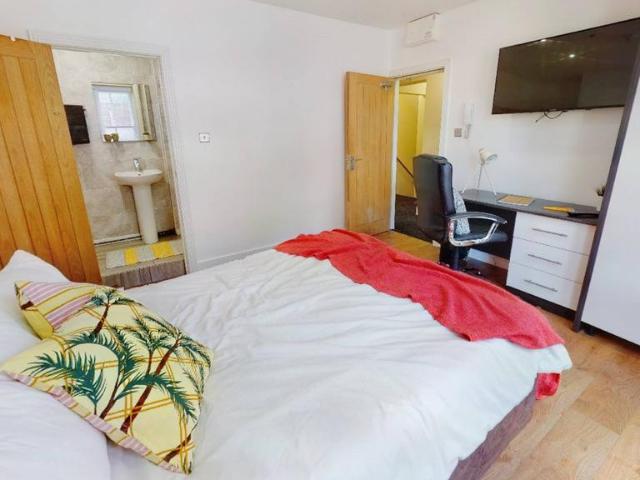 London Road, Leicester LE2 Studio to rent £672 pcm £155 pw