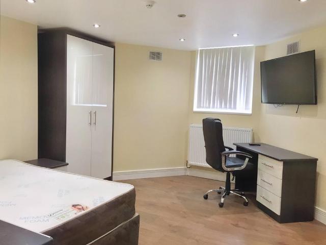 London Road, Leicester LE2 Studio to rent £715 pcm £165 pw