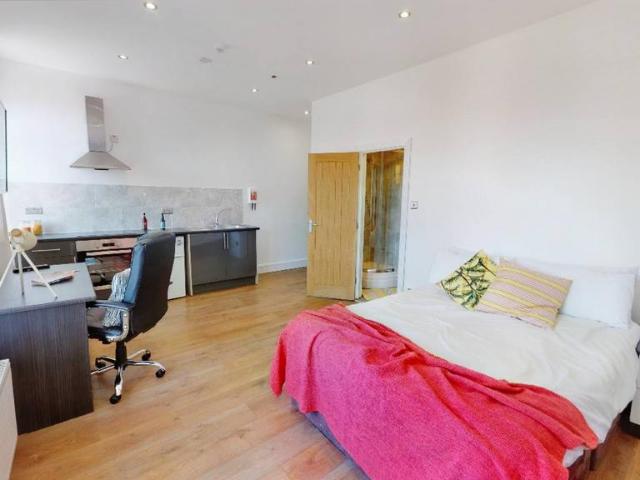 London Road, Leicester LE2 Studio to rent £737 pcm £170 pw