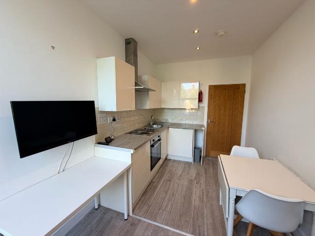 London Road, Leicester LE2, 1 bed flat to rent, £850 pcm | PrimeLocation