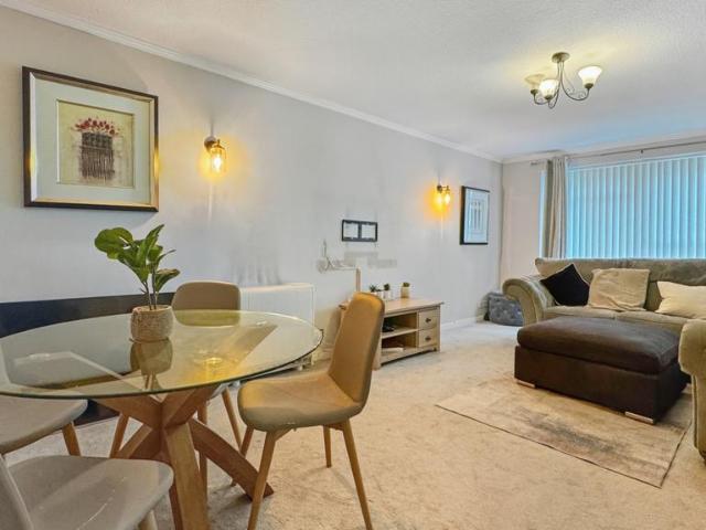 London Road, Leicester LE2 2 bed flat to rent £1,100 pcm £254 pw