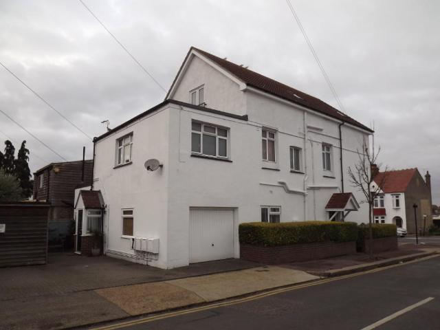 London Road, Leigh on Sea SS9 1 bed flat to rent £1,000 pcm £231 pw