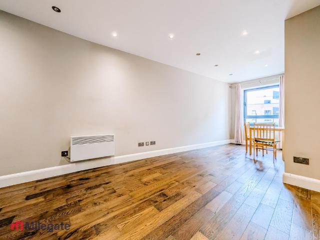 London Road, London BR1 2 bed flat to rent £1,750 pcm £404 pw
