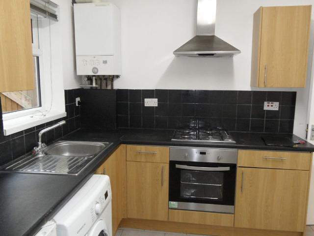 London Road, London SW16, 2 bed flat to rent, £1,600 pcm | PrimeLocation