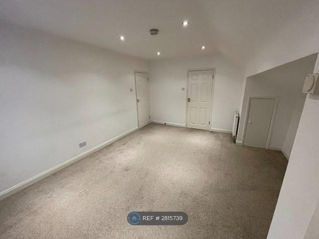 London Road, Luton LU1, 1 bed flat to rent, £875 pcm | PrimeLocation