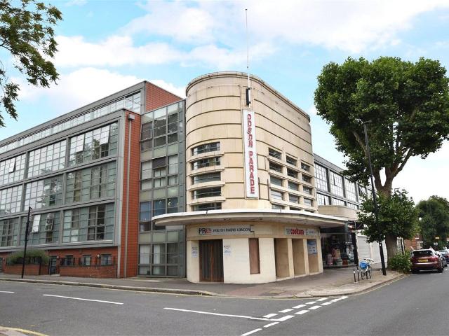 London Road, Middlesex TW7, 2 bed flat to rent, £1,700 pcm | PrimeLocation