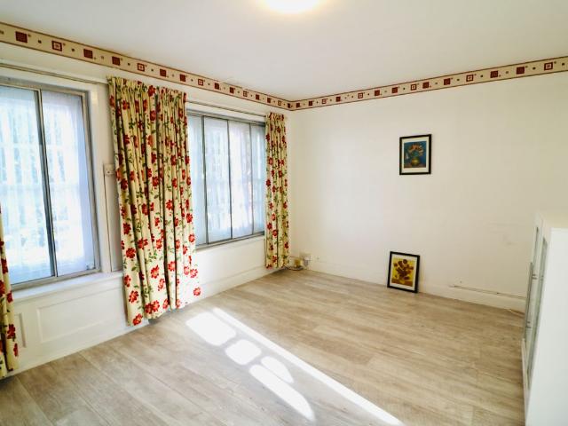 London Road, Morden SM4, 3 bed shared accommodation to rent, £2,350 pcm | PrimeLocation