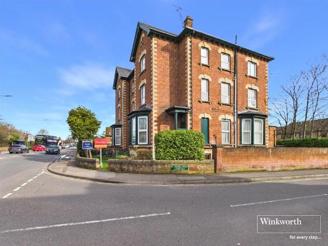 London Road, Newbury, Berkshire, RG14 Studio to rent £900 pcm £208 pw