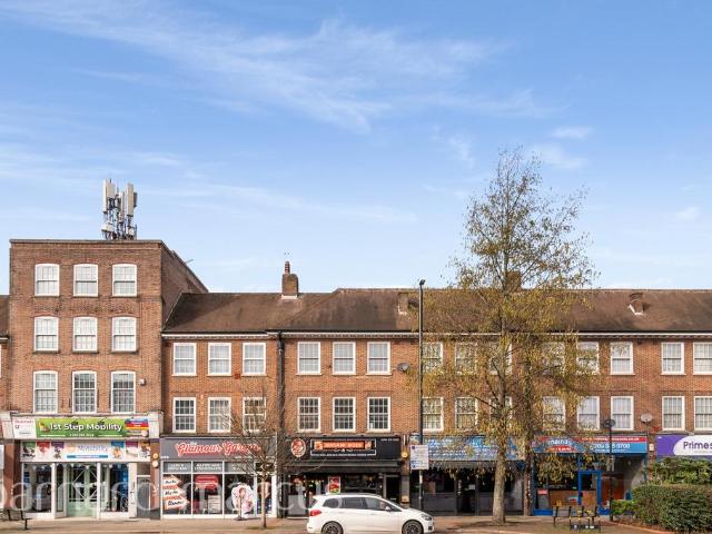 London Road, North Cheam 4 bed apartment to rent £1,900 pcm £438 pw