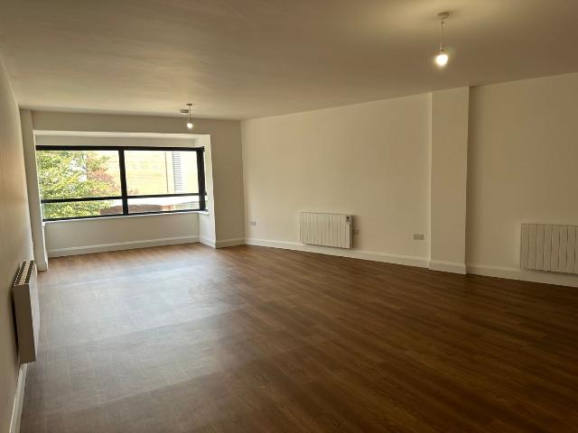 London Road North, Lowestoft NR32, 2 bed flat to rent, £850 pcm | PrimeLocation