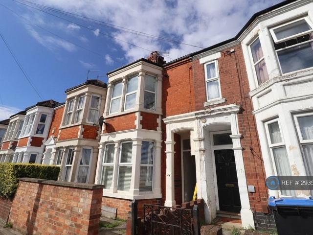 London Road, Northampton, NN4 2 bed flat to rent £925 pcm £213 pw