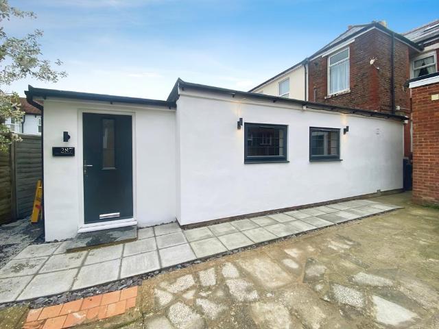 London Road, Portsmouth PO2 1 bed apartment to rent £950 pcm £219 pw