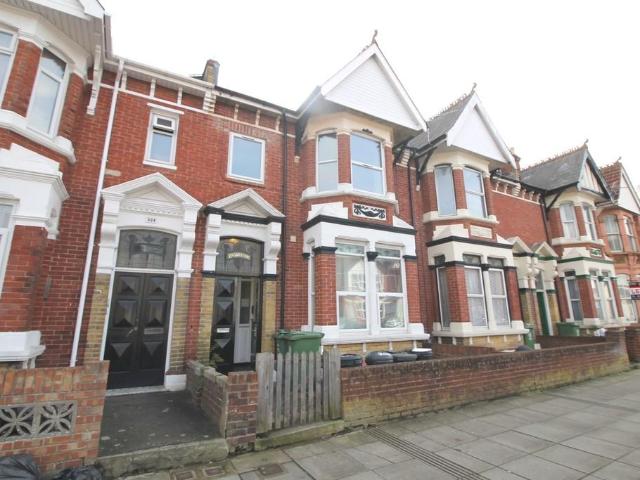 London Road, Portsmouth 1 bed flat to rent £875 pcm £202 pw