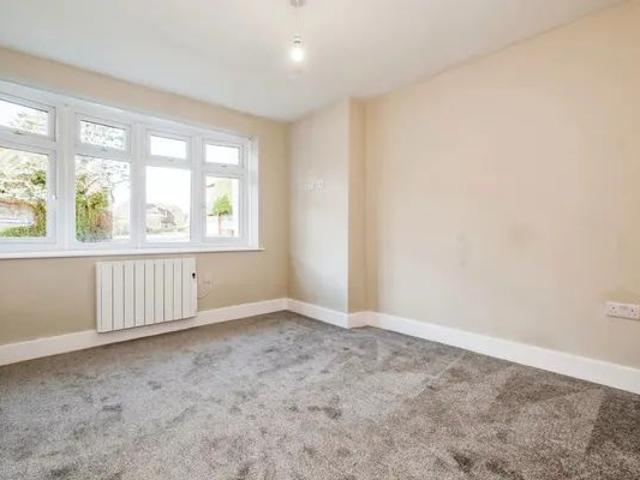 London Road, Pulborough, RH20 1 bedroom ground floor flat to rent