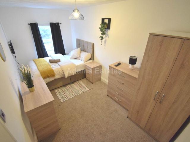 London Road, Reading RG1, 5 bed flat to rent, £3,250 pcm | PrimeLocation