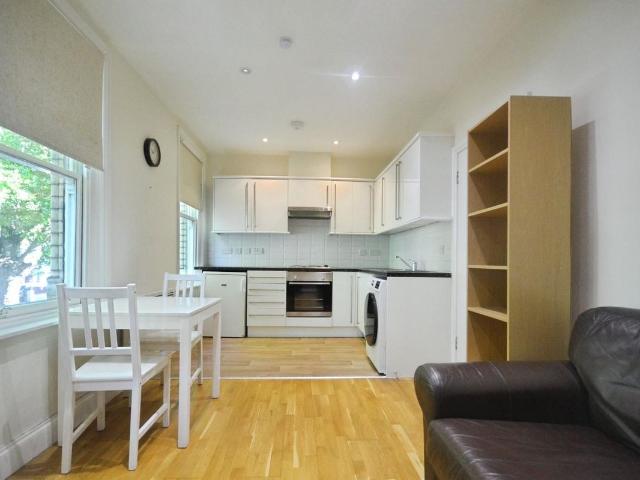 London Road, Reading RG1, 1 bed flat to rent, £1,100 pcm | PrimeLocation