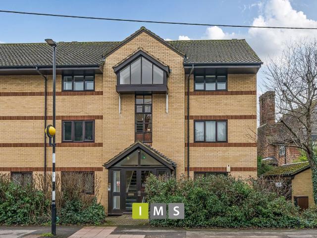 London Road, Regal Court OX26, 1 bed flat to rent, £1,050 pcm | PrimeLocation
