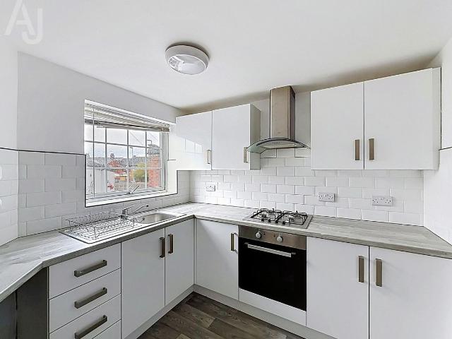 London Road, Retford DN22, 2 bed flat to rent, £795 pcm | PrimeLocation