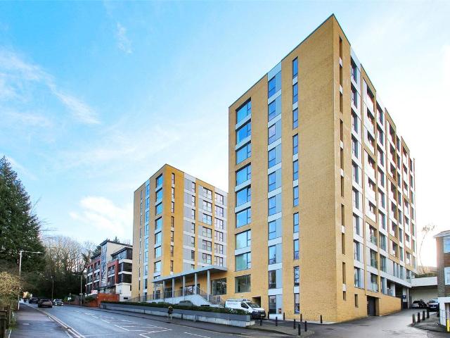 London Road, Sevenoaks, Kent TN13, 2 bed flat to rent, £2,000 pcm | PrimeLocation